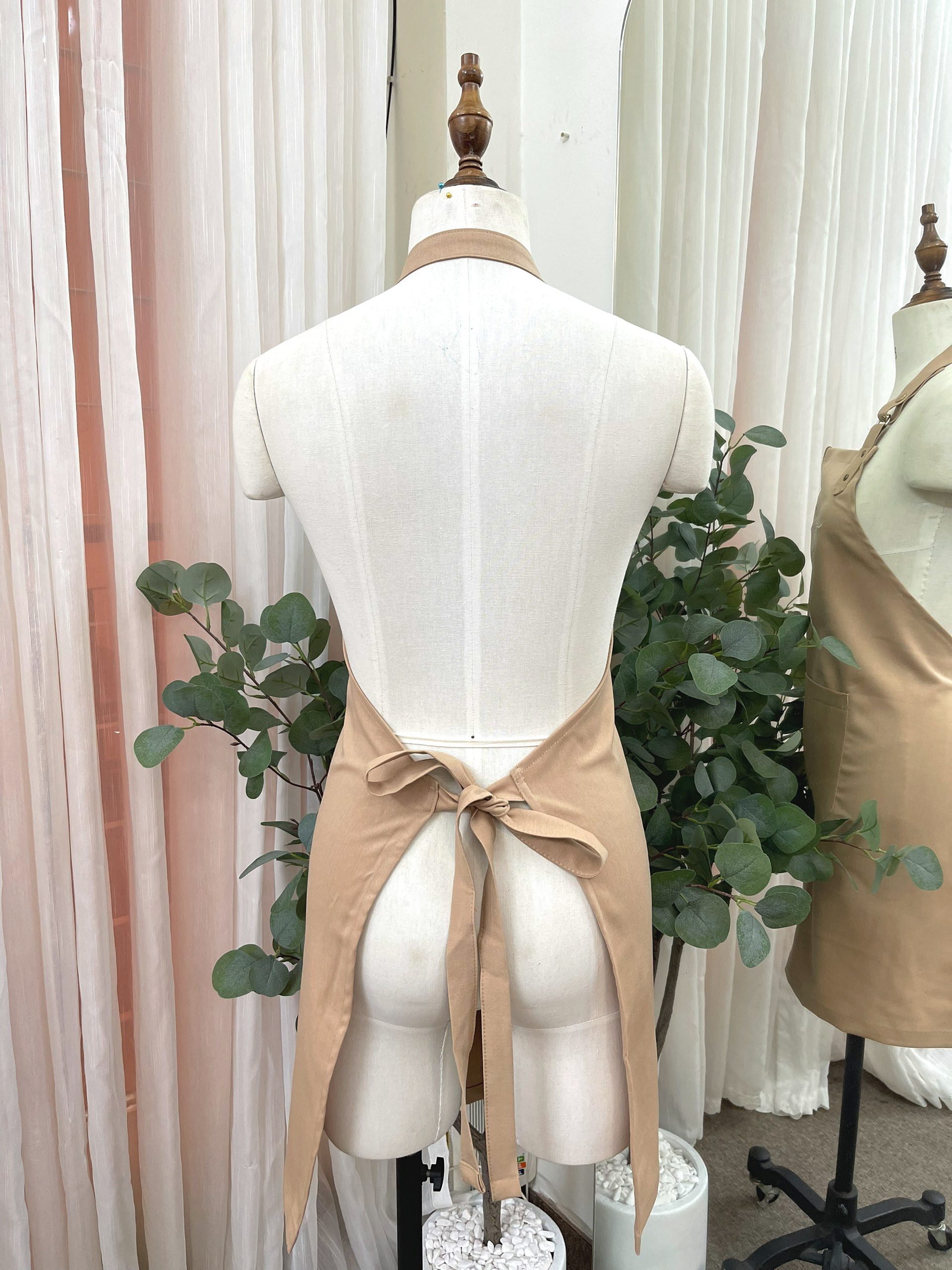 Tạp dề spa, nails, hair salon kate be TDNS240933