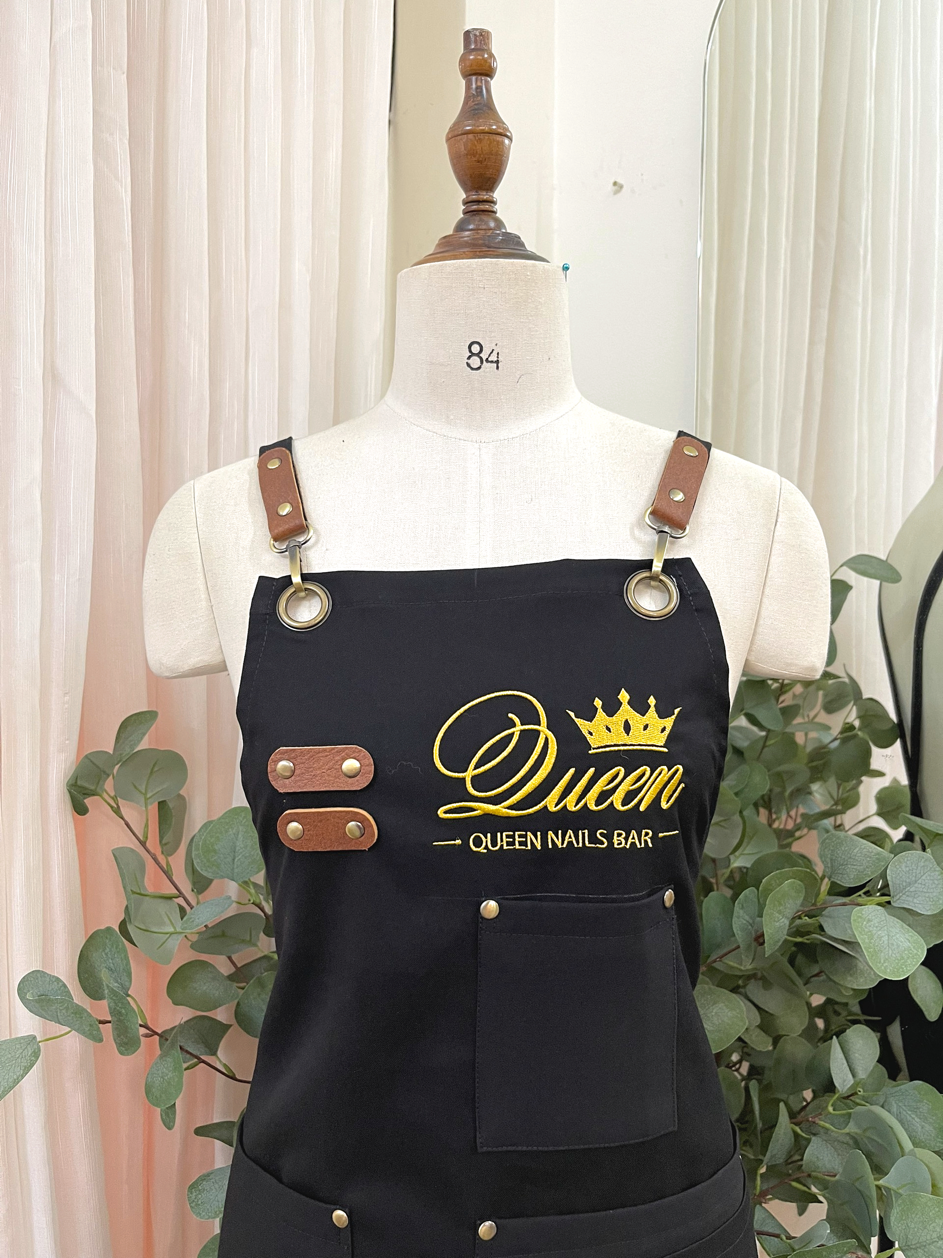 Tạp dề spa, nails, hair salon kaki đen TDNS240945